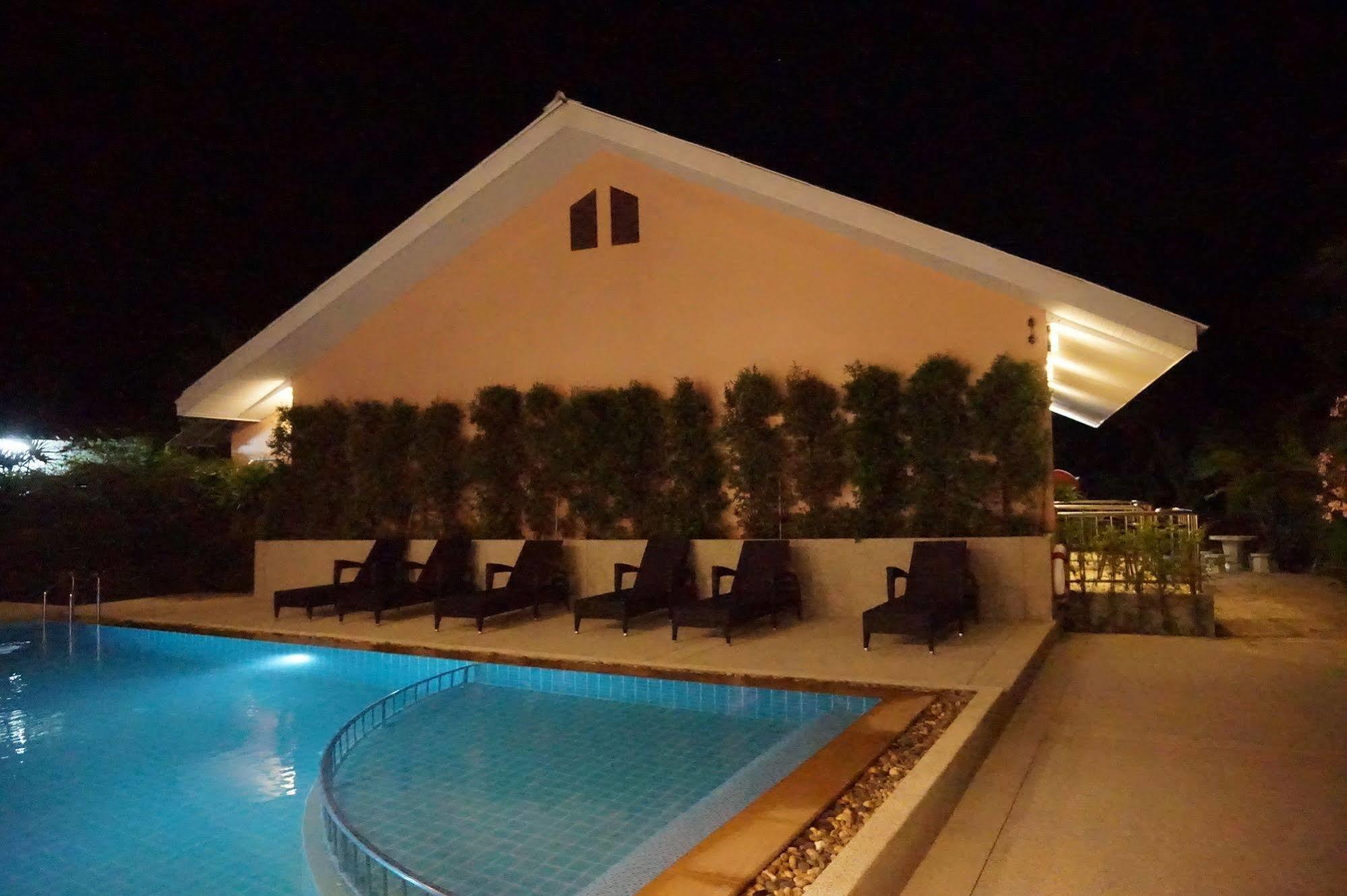 Snowhouse Aonang Krabi Otel Ao Nang Dış mekan fotoğraf